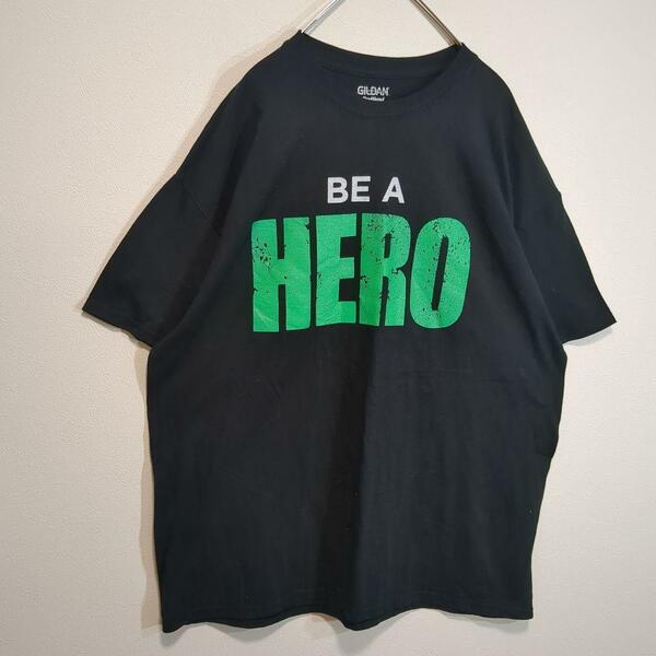 US輸入BE A HEROロゴプリントTシャツ黒メンズXLストリート古着　b10