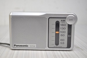 中古■Panasonic パナソニック R-P130 AM1バンドラジオ(シルバー)●ポケットラジオ●ポータブルラジオ