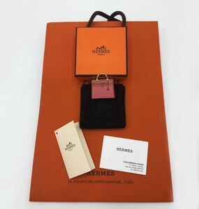 HERMES エルメス　ケリー　パーマブラスプレイテット キュリオジテ ペンダントトップ