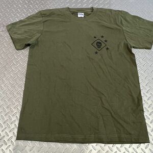米軍放出品 沖縄　Tシャツ　OD SKULL おしゃれ　MEDIUM ロゴ　(INV J02)