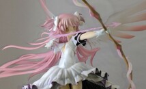 【中古】【破損有り】魔法少女まどか☆マギカ アルティメットまどか (1/8スケール PVC製塗装済み完成品)_画像2