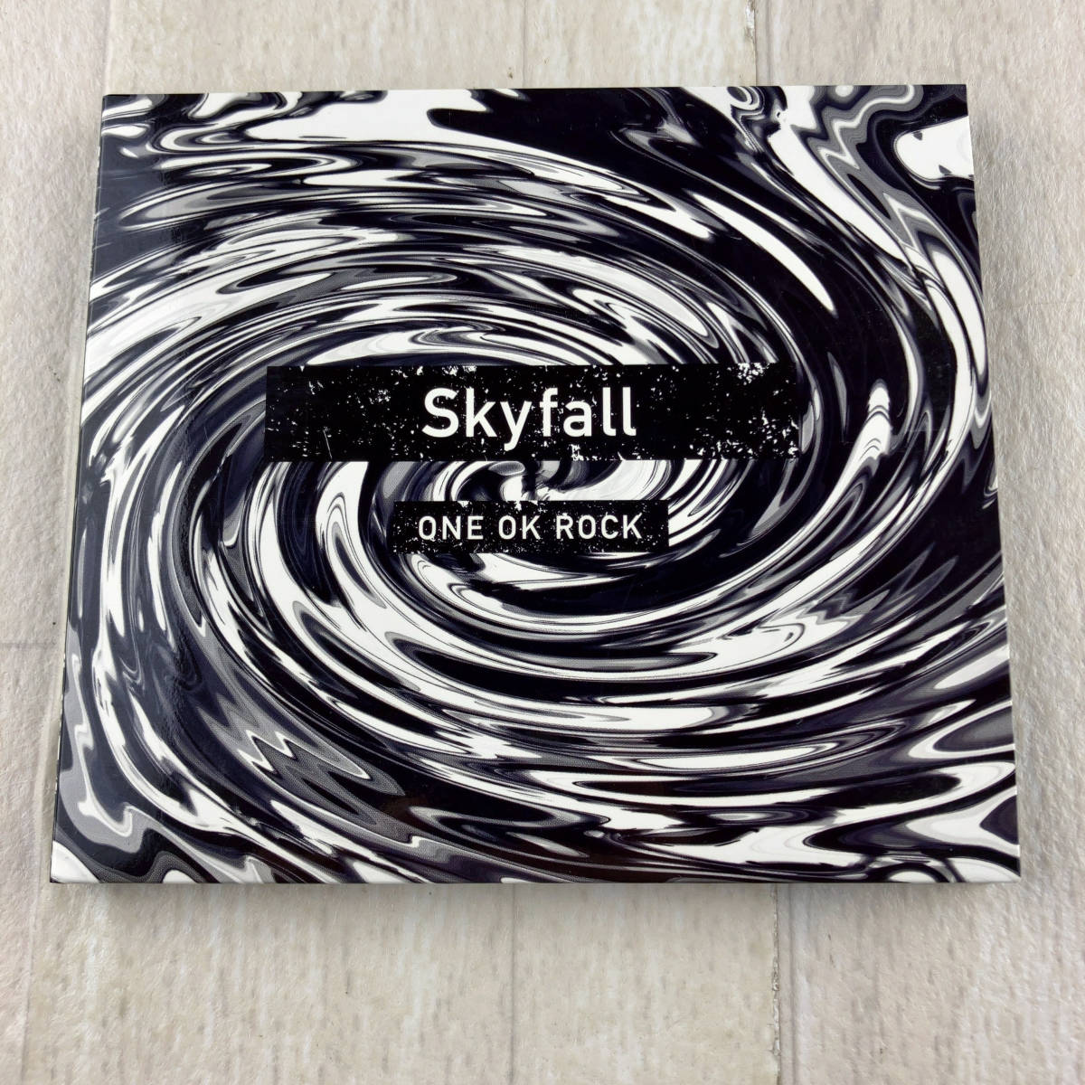 好評発売中 ONE OK ROCK Skyfall CD 会場限定販売 ポップス/ロック