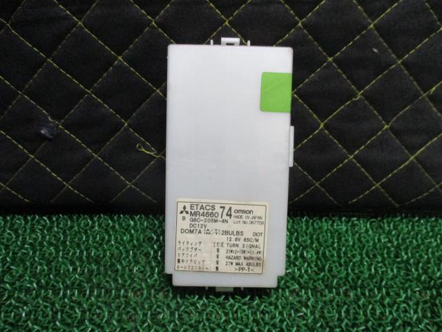 ミニキャブ GBD-U61V ヒューズボックス P35 MR466074