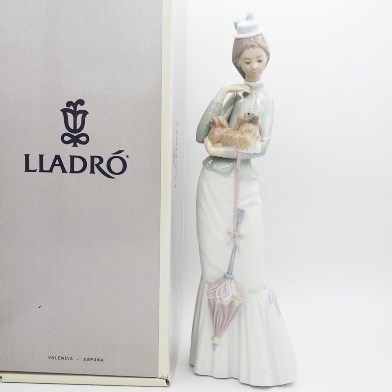 リヤドロ LLADRO No 2333 水汲みの少女（ホワイト） Little Peasant 