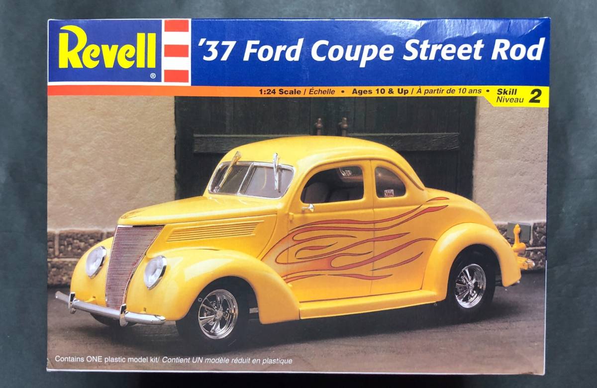 アメ車 Revell 1934 フォード クーペ ストリートロッド-