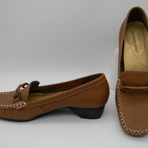 ☆【 shoe mercato VITA NOVA 】★ 茶色の革靴（２３ｃｍ位）表示＝２３．５ｃｍ ローファー パンプスの画像1