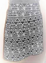 （レディース・合い物・スカート）NICE CLAUP ナイスクラップ Ｍ 綿混 台形スカート 厚手のジャガード織 幾何学模様 濃紺_画像3