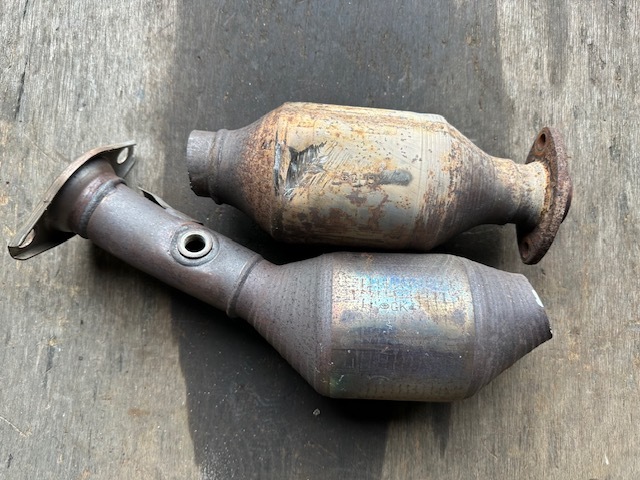 ヤフオク! -「tr」(触媒) (マフラー)の落札相場・落札価格 ヤフオク! -「tr」(触媒) (マフラー)の落札相場・落札価格