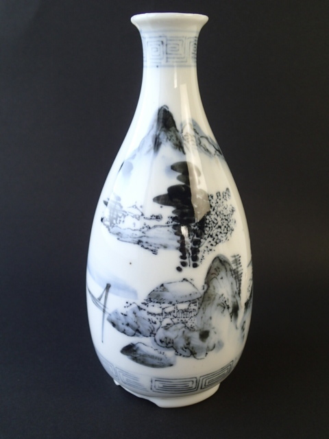 Kutani ware Dyed Landscape Sake bottle Hand-painted Sake vessel Ornament Vase Jar JAPAN Showa Antique Art ②, japanese ceramics, Kutani, Sake vessel