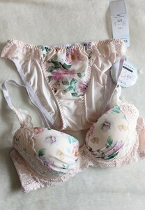 お泊まりに☆D75ブラ&パンティL上下お揃い☆未使用☆クラシカルなお花柄☆ピンク☆