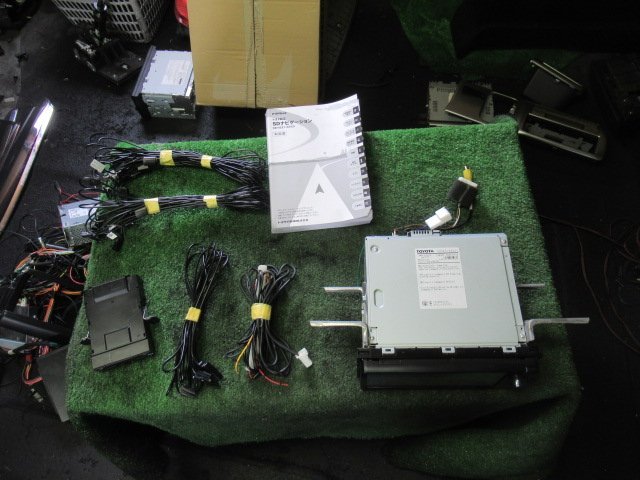 新品未使用品 トヨタ純正ナビ NSZT-W64T 小部品付き 希少品 新品同様