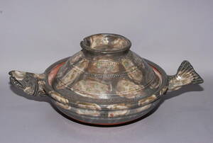  earthenware pot salmon. shape diameter :34.7cm preeminence . work 