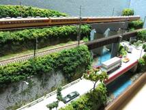 ゆめレール　日本の鉄道風景ジオラマロング　複線鉄橋と幹線道路のある風景_画像3