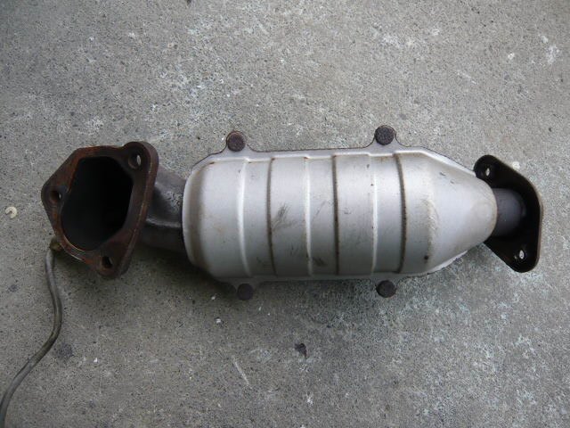 木造 触媒 2011年三菱アウトランダー2.4L L4ガスDOHC 2.4L L4ガスDの
