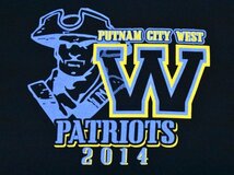 USA古着 Putnam City West Patriots ロゴ Tシャツ sizeXL 黒 ブラック スポーツ チーム ビッグシルエット 大きいサイズ アメリカ GILDAN_画像2