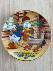 【送料込み】東京ディズニーランド　ドナルドダックとチップ＆デール 1947年復刻版（1985年製）絵皿