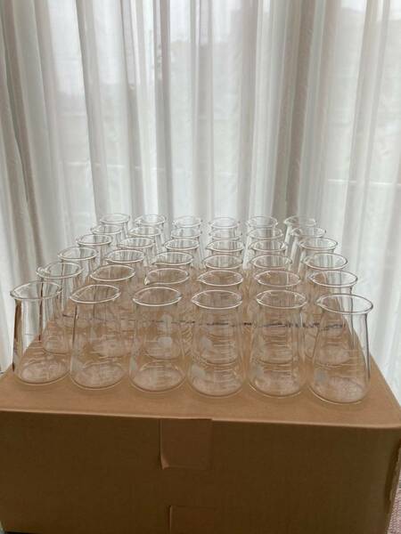 格安　コニカルビーカー 100ml 目安目盛付 　PYREX IWAKI GLASS UNDER LIC.　MADE IN JAPAN 36個入1箱　未使用