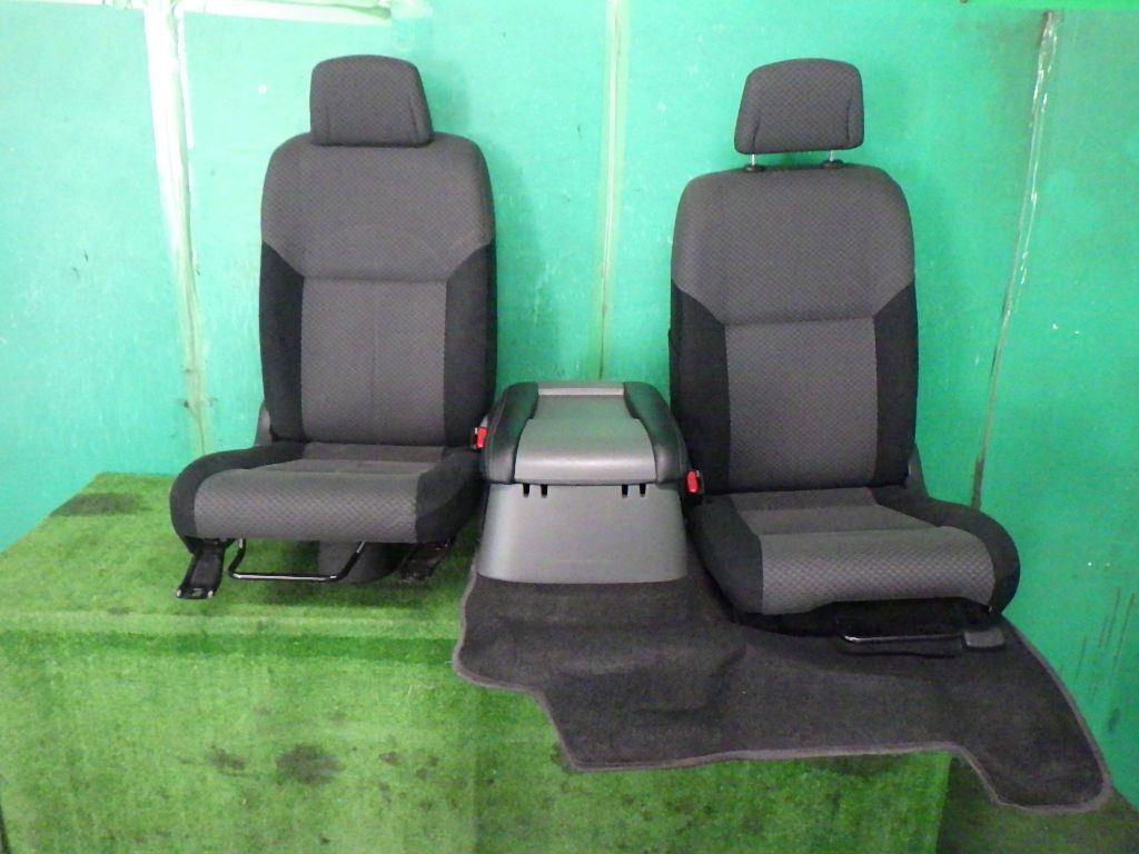 最も わらしキャラバン 助手席 運転席 シートレール nv350 内装品