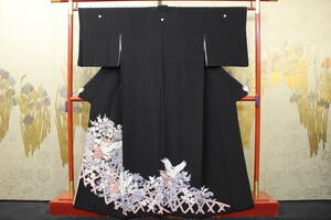  kimono now former times 5044 kurotomesode . attaching silk feather two -ply ratio wing cloth attaching four season flower . white crane. pattern house .[..] length 159cm