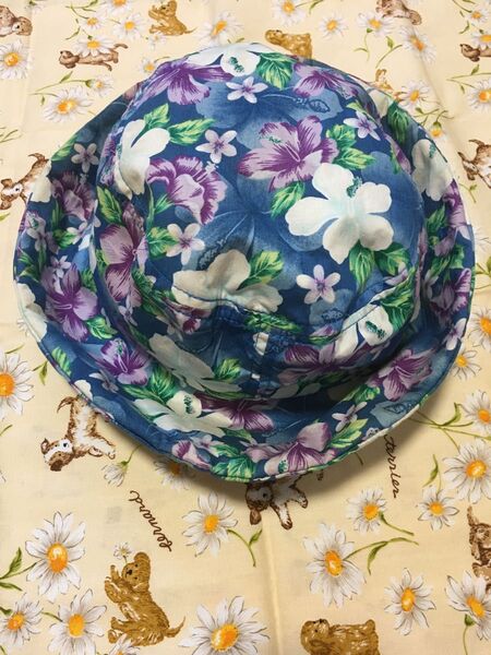 水遊び キッズ帽子 54cm 中古 青 ブルー お花総柄 夏用 プール綿100%薄め生地ポケット入れても