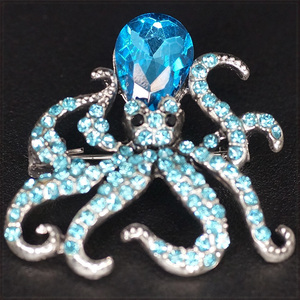 [BROOCH] Blue Crystal Octopus ビューティフル ブルー クリスタル ペアシェイプカット オクトパス 青色 の タコ 3.5cm ブローチ