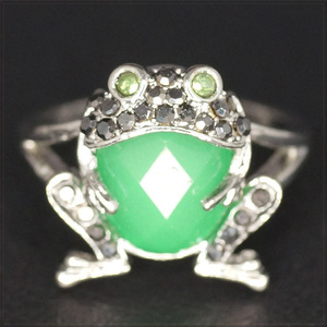 [RING] グリーン ダイヤ 多面 カット オーバル ストーン ブラック ラインストーン フロッグ かわいい カエル デザイン 指輪 21号