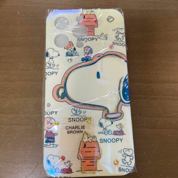 スヌーピー　iPhoneケース　iPhone13pro 携帯ケースカバー　新品未使用　SNOOPY