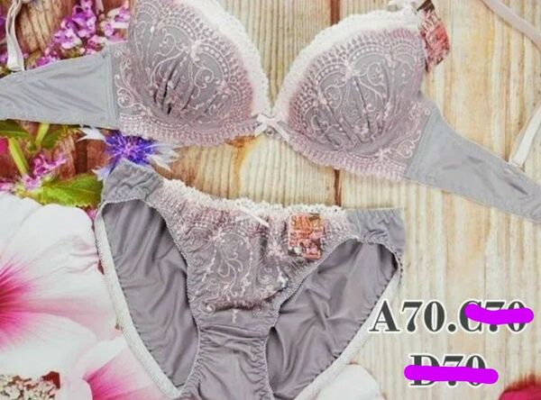美胸ブラ ショーツ 谷間メイク シャンデリア刺繍 浅紫 A70