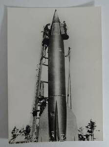 ☆01G　古い絵葉書■ドイツ　V2　ロケットミサイル■帝国戦争博物館/Printed　in　England
