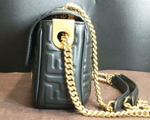 【即決】フェンディ FENDI 8BR793 ショルダーバッグ バゲット ブラック ゴールド金具 レディースバッグ レザー_画像2