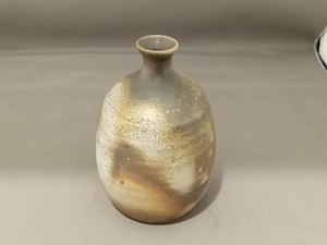 [.. name goods Bizen . craftsman arrow part .. work sake bottle ] kiln change also box also cloth beautiful goods human national treasure Yamamoto . preeminence. three man 