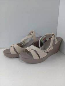 Crocs クロックス leigh wedge サンダル ベージュ 25cm