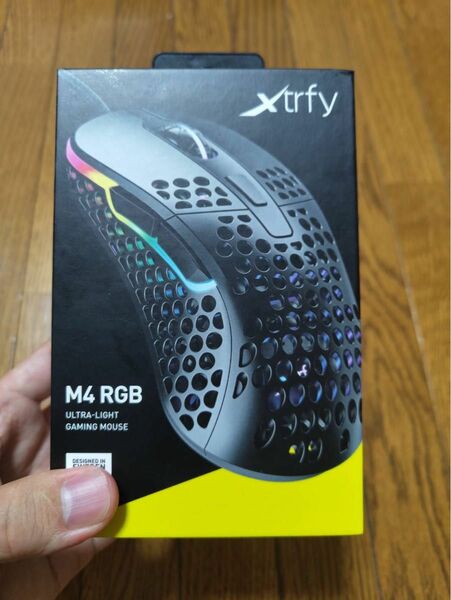 Xtrfy M4 RGB ウルトラライトゲーミングマウス 