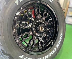 18インチ タイヤホイール エスカレード ナビゲーター H3 タホ サバーバン トーヨー オープンカントリーRT 285/60R18 4本セット 1台分