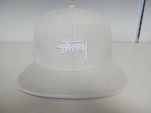 STUSSY ステューシー スナップバックキャップ オフホワイト クリーム 帽子 フリーサイズ CAP