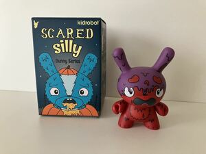 kidrobot(キッドロボット)SCARED silly/Dunny Series/レッド