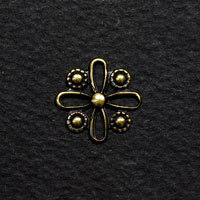 アクセサリーパーツ 金具 かわいいお花の座金パーツ 透かしパーツ フラワー１５ｍｍ 金古美 アンティークゴールド Y1108-13