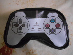 PlayStation プレステ　コントローラ型 ポーチ　