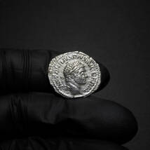 【古代ローマコイン】Caracalla（カラカラ）クリーニング済 シルバーコイン 銀貨 デナリウス(KzsgFCaA8H)_画像3