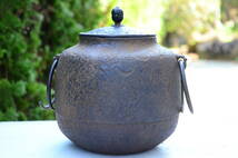 南部 岩鋳 鉄釜 釜環付 茶釜 湯沸かし 鋳物 茶道具 高さ18.5cm 幅17cm 画像10枚掲載中_画像3