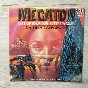 MEGATON OUT OF YOUR OWN LITTLE WORLD PROMO ドイツ盤