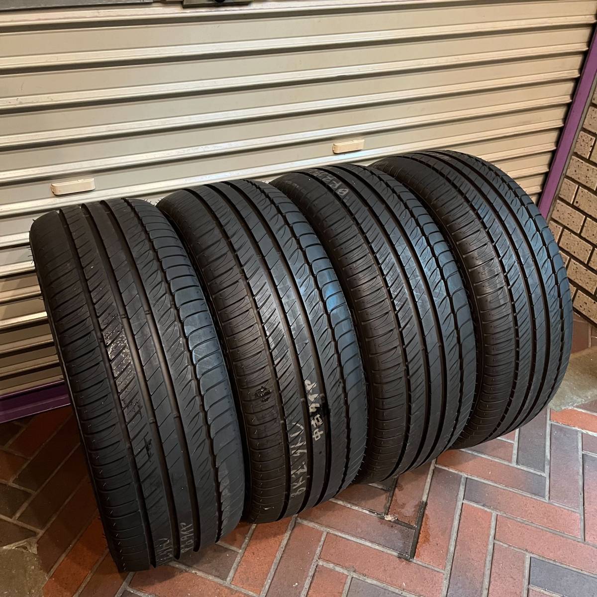 MICHELIN Primacy HP 215/45R17 87W オークション比較 - 価格.com