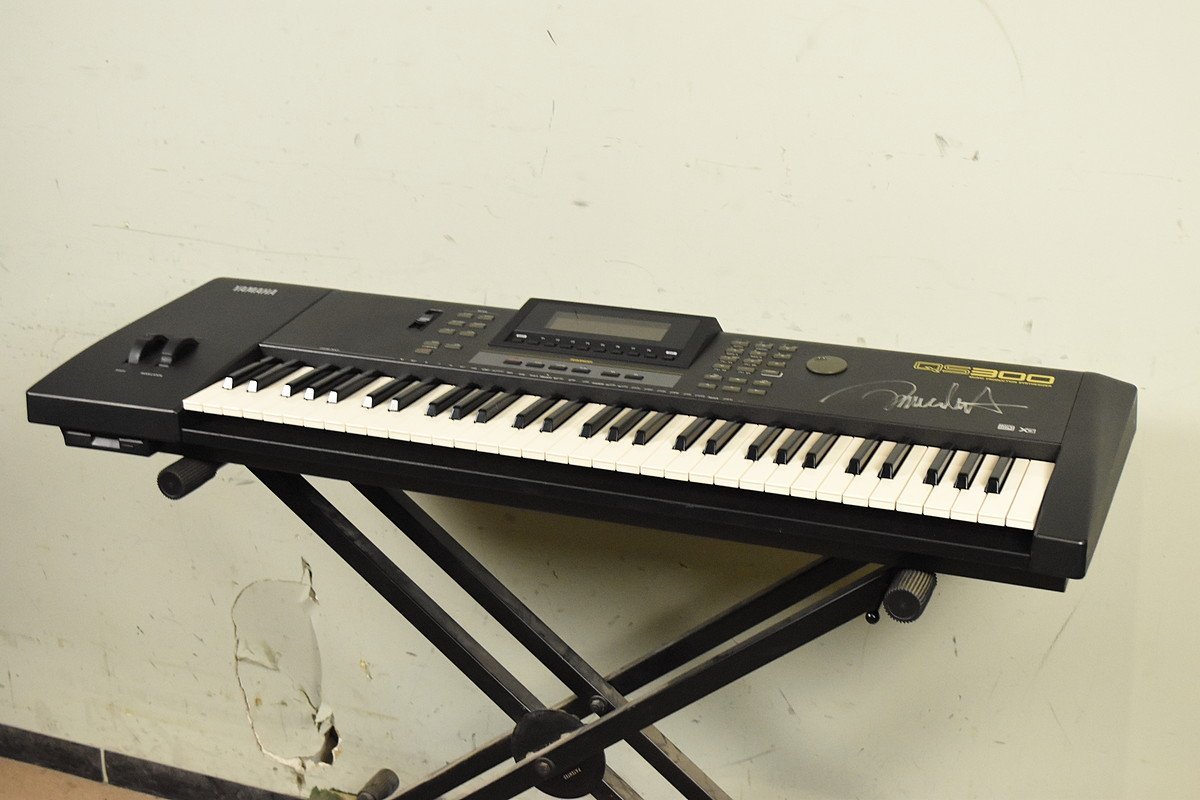 日本製】 YAMAHA QS300 シンセサイザー 鍵盤楽器 - ambassademali.de