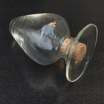 硝子瓶 ガラス瓶 気泡硝子 直径約65㎜ 高さ約107㎜ レトロ 古硝子 実験用具 特殊形状 古瓶 名称・用途不明_画像9