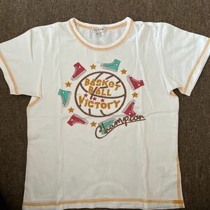 子供服　a.v.v 半袖Tシャツ サイズ130 A28