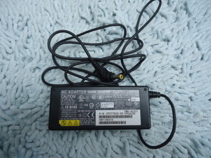 ACアダプター　１９V３．３７A 　FUJITSU 動作品　FMV-AC321