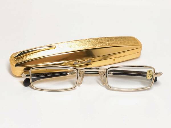 日本製　シニアグラス　老眼鏡　＋4.00　ペンタイプケース付き　★　コンパクト　携帯用メガネ　キズに強い　光学ガラスレンズ