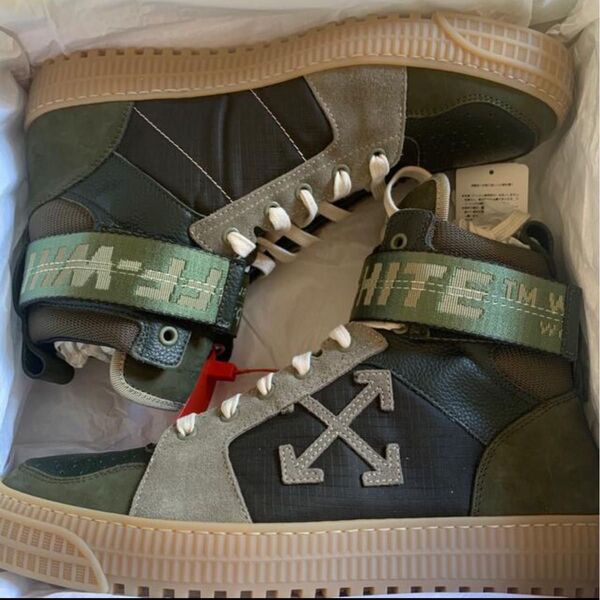 OFF-WHITE