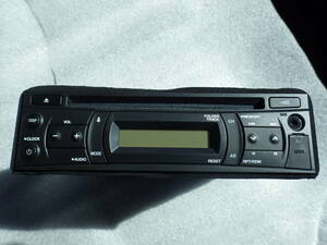 （送料無料)新車外し UD純正 CD USB AUX FM/AM ラジオ 日野 UD ふそう いすゞ クラリオン製 
