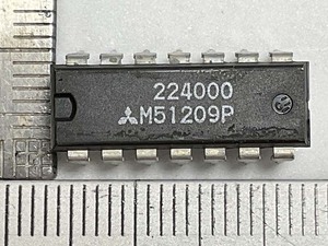 DIP クワッドコンパレータ M51209P (出品番号642) 三菱（Mitsubishi）